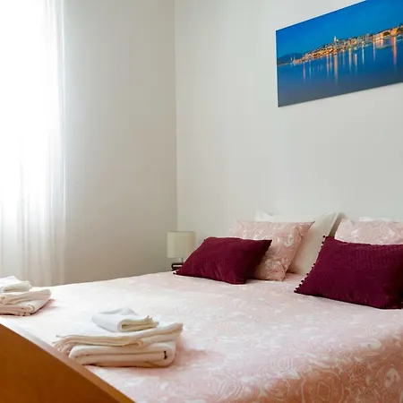 Rose Apartment
